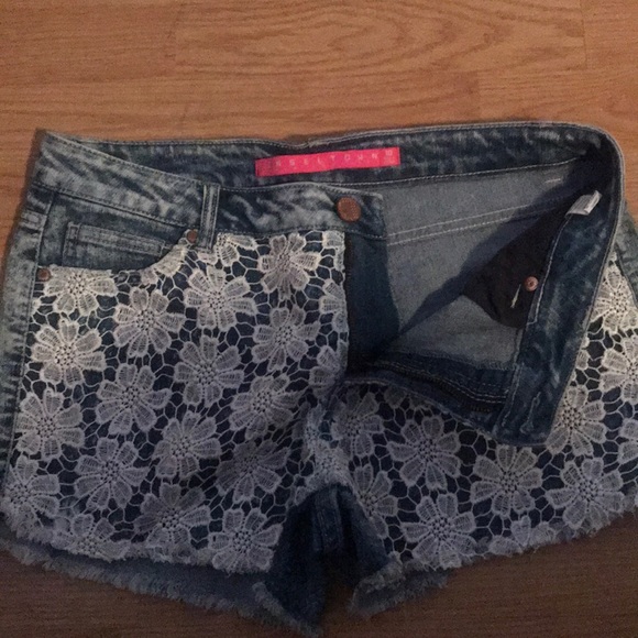 Tinseltown Denim Shorts - Picture 2 of 5
